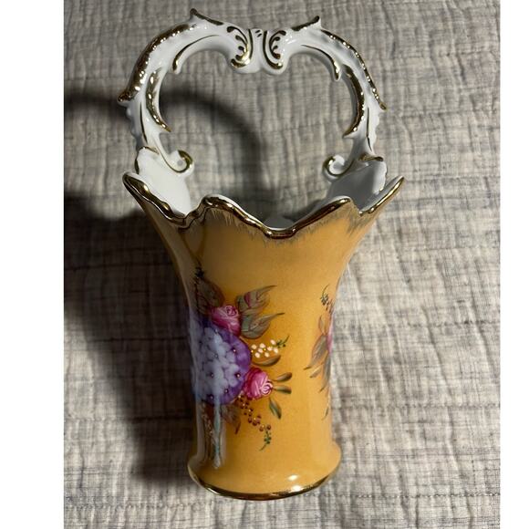 Vintage Vase - Ornate Handle - Yellow Floral - Scalloped Rim - Hand-Painted -EUC - Picture 13 of 13